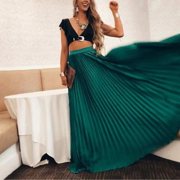 Green pleated maxi - Picture 3 of 4